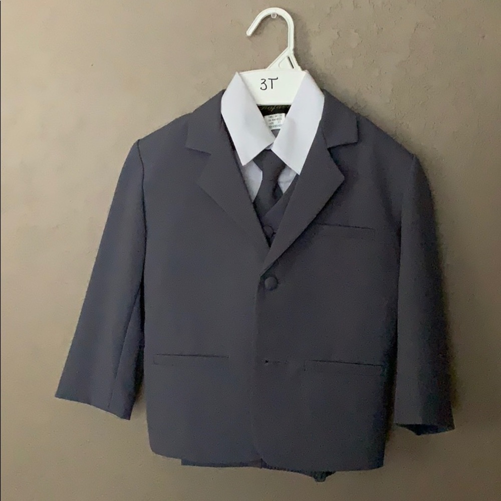 5 piece toddler suit 3T